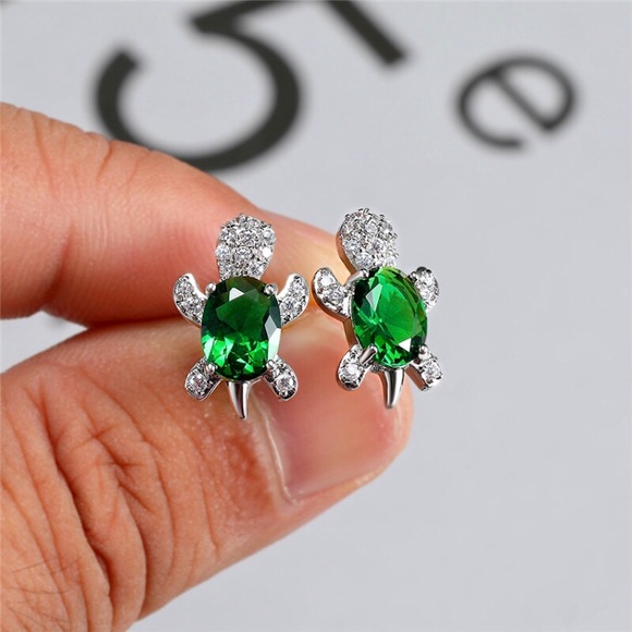 “Just Keep Swimming” Turtle Ocean/Beach Earrings - Picture 4 of 11